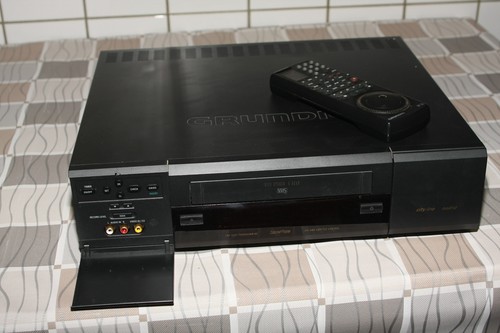 VHS-HiFi-Stereo-Videorecorder